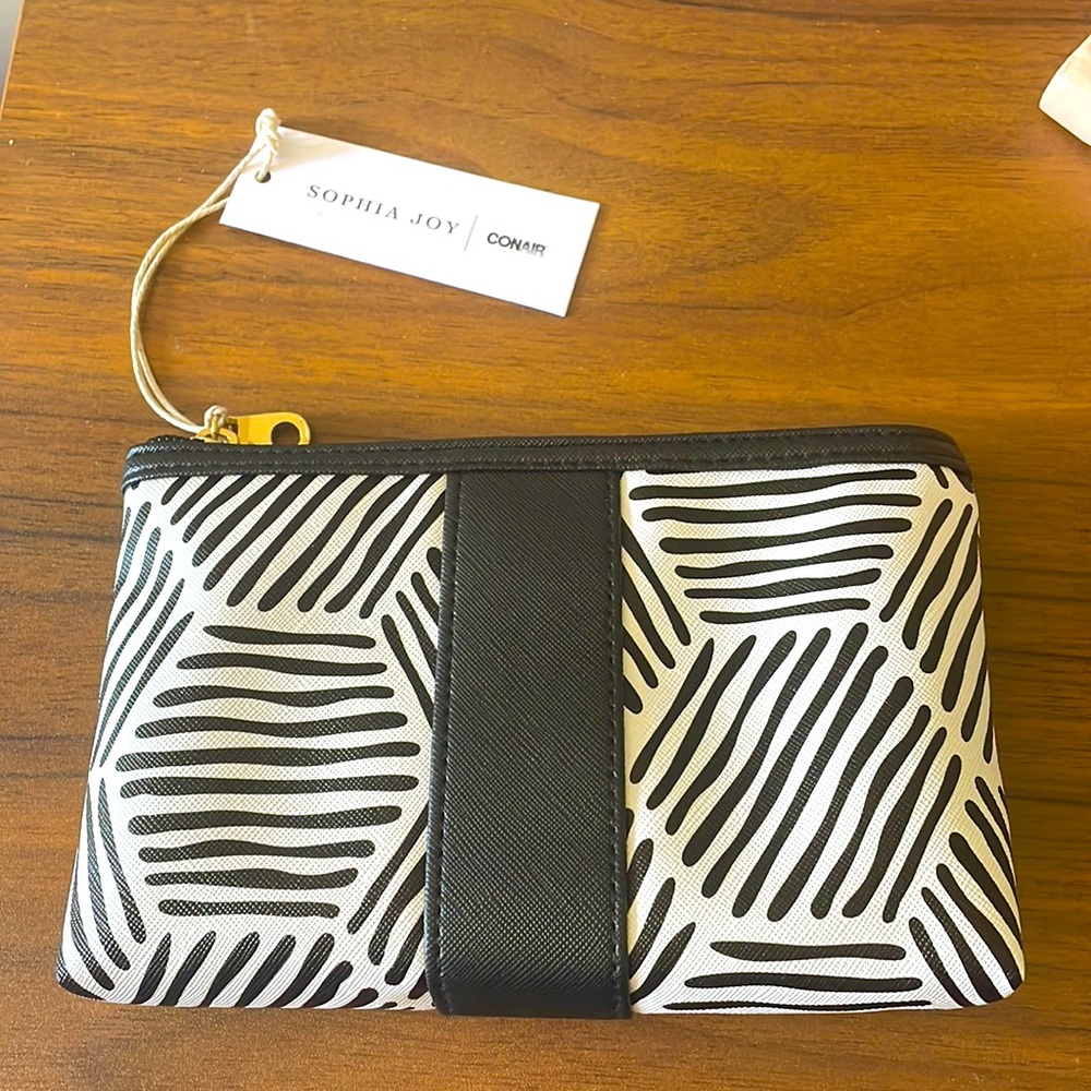 Spacious Beauty Pouch